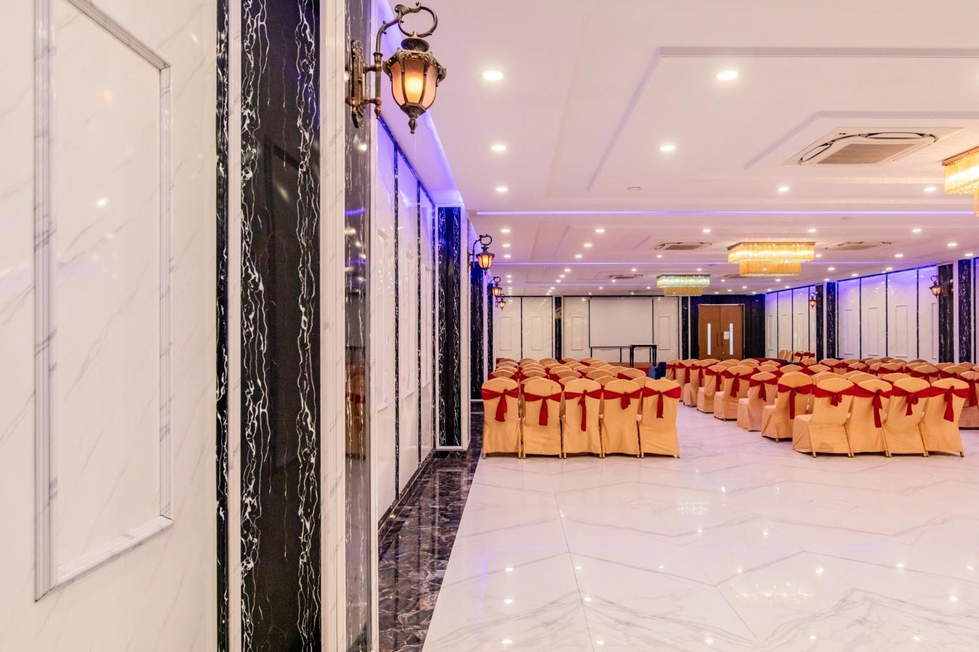 Foxoso Fiori Hotel ชัยปุระ ภายนอก รูปภาพ
