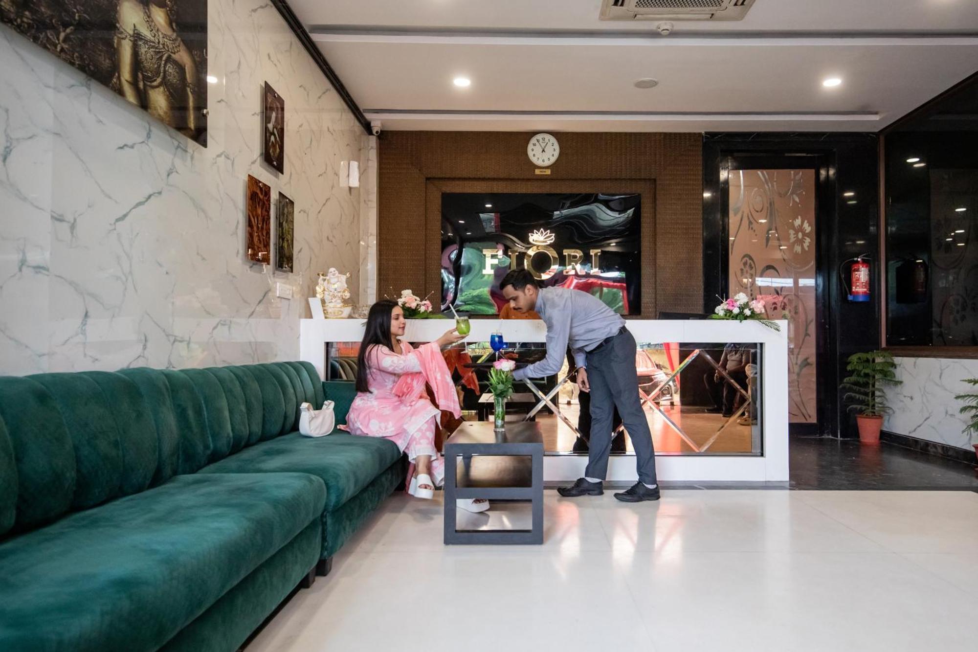 Foxoso Fiori Hotel ชัยปุระ ภายนอก รูปภาพ