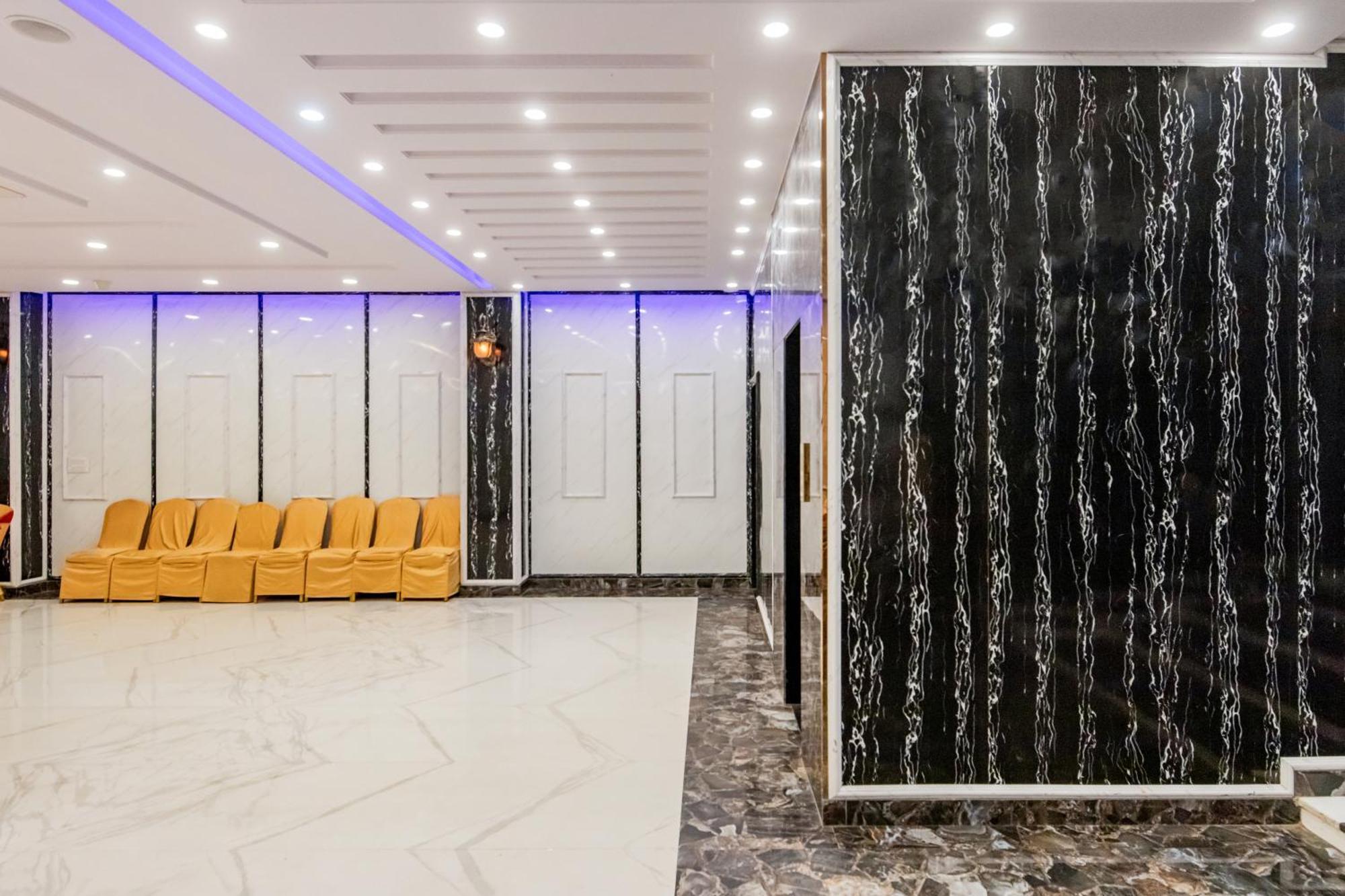 Foxoso Fiori Hotel ชัยปุระ ภายนอก รูปภาพ