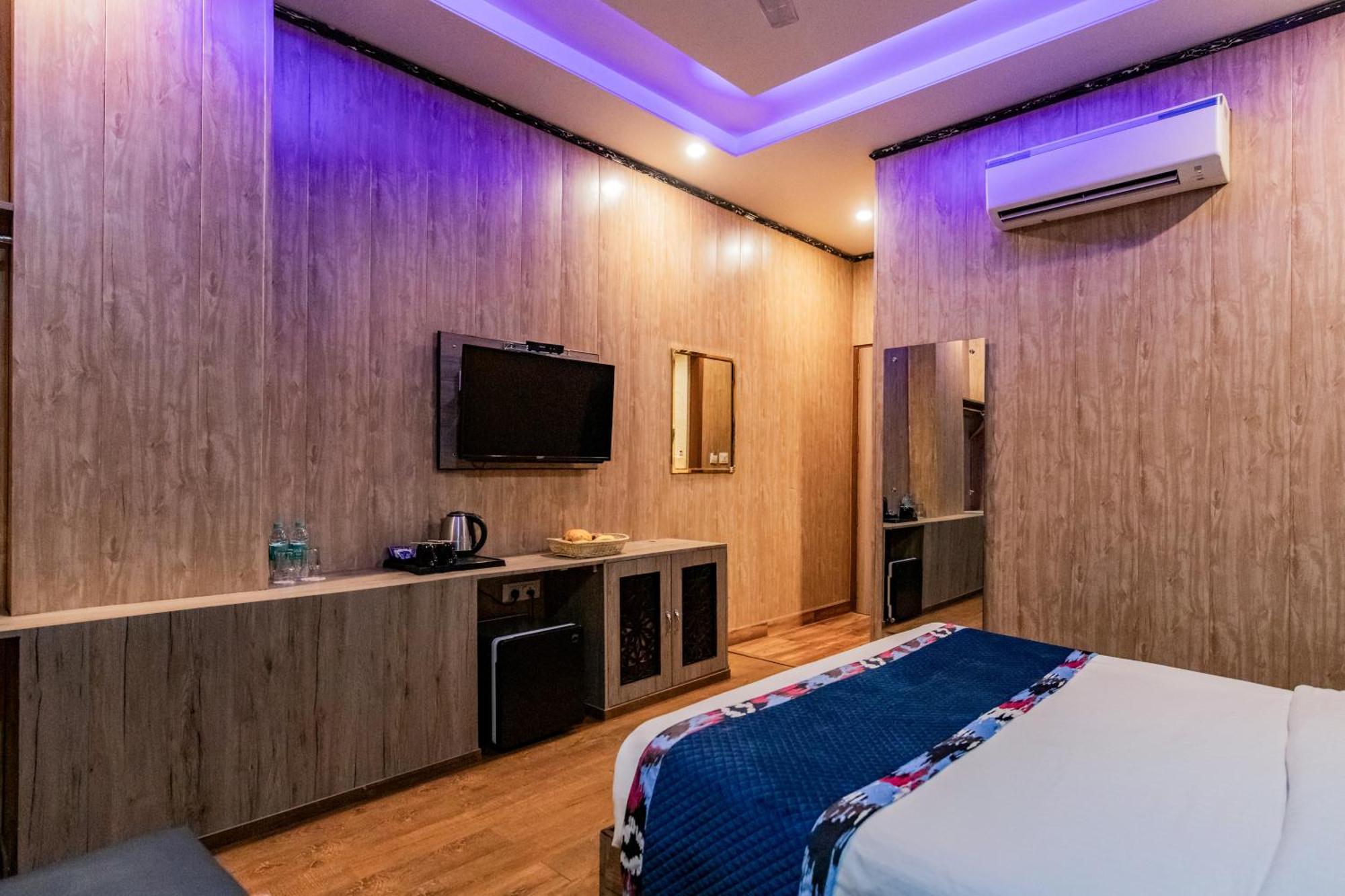 Foxoso Fiori Hotel ชัยปุระ ภายนอก รูปภาพ